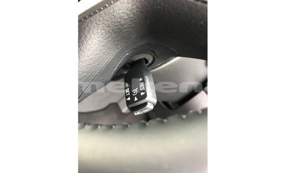 Buy Import Toyota Land Cruiser White Car in Import - Dubai in Aragatsotn Buy Import Toyota Land Cruiser White Car in Import - Dubai in Aragatsotn