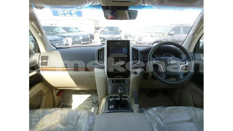 Big with watermark toyota land cruiser aragatsotn import dubai 2876