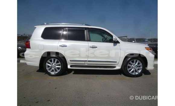 Buy Import Toyota Land Cruiser White Car in Import - Dubai in Aragatsotn Buy Import Toyota Land Cruiser White Car in Import - Dubai in Aragatsotn