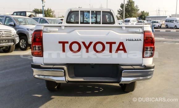 Buy Import Toyota Hilux White Car in Import - Dubai in Aragatsotn Buy Import Toyota Hilux White Car in Import - Dubai in Aragatsotn