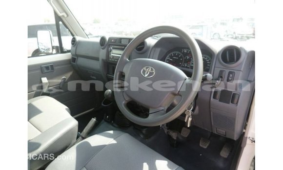 Buy Import Toyota Land Cruiser White Car in Import - Dubai in Aragatsotn Buy Import Toyota Land Cruiser White Car in Import - Dubai in Aragatsotn