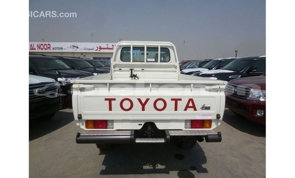 Buy Import Toyota Land Cruiser White Car in Import - Dubai in Aragatsotn Buy Import Toyota Land Cruiser White Car in Import - Dubai in Aragatsotn