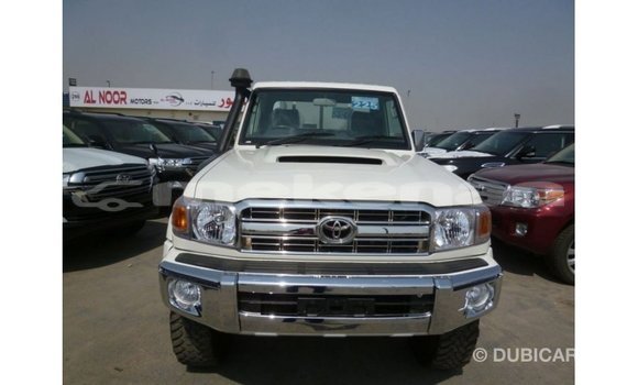 Buy Import Toyota Land Cruiser White Car in Import - Dubai in Aragatsotn Buy Import Toyota Land Cruiser White Car in Import - Dubai in Aragatsotn