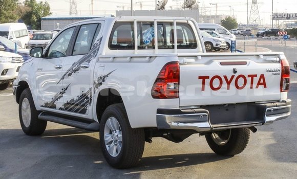 Buy Import Toyota Hilux White Car in Import - Dubai in Aragatsotn Buy Import Toyota Hilux White Car in Import - Dubai in Aragatsotn
