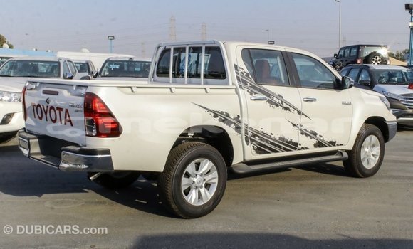 Buy Import Toyota Hilux White Car in Import - Dubai in Aragatsotn Buy Import Toyota Hilux White Car in Import - Dubai in Aragatsotn