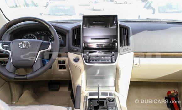Buy Import Toyota Land Cruiser White Car in Import - Dubai in Aragatsotn Buy Import Toyota Land Cruiser White Car in Import - Dubai in Aragatsotn