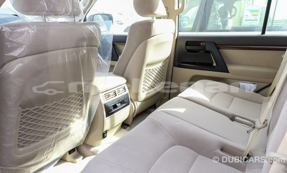 Buy Import Toyota Land Cruiser White Car in Import - Dubai in Aragatsotn Buy Import Toyota Land Cruiser White Car in Import - Dubai in Aragatsotn