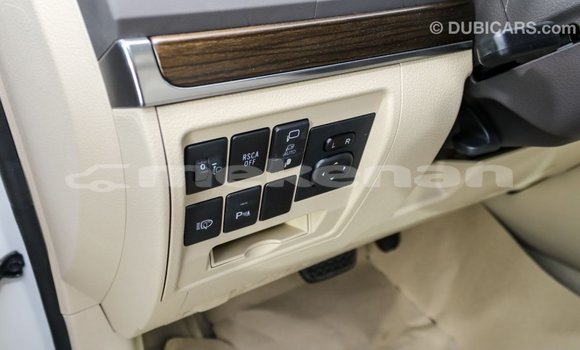 Buy Import Toyota Land Cruiser White Car in Import - Dubai in Aragatsotn Buy Import Toyota Land Cruiser White Car in Import - Dubai in Aragatsotn