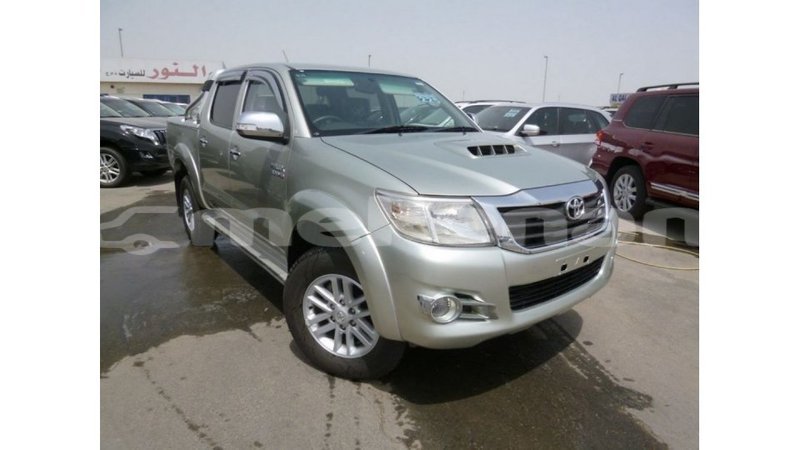 Big with watermark toyota hilux aragatsotn import dubai 2885