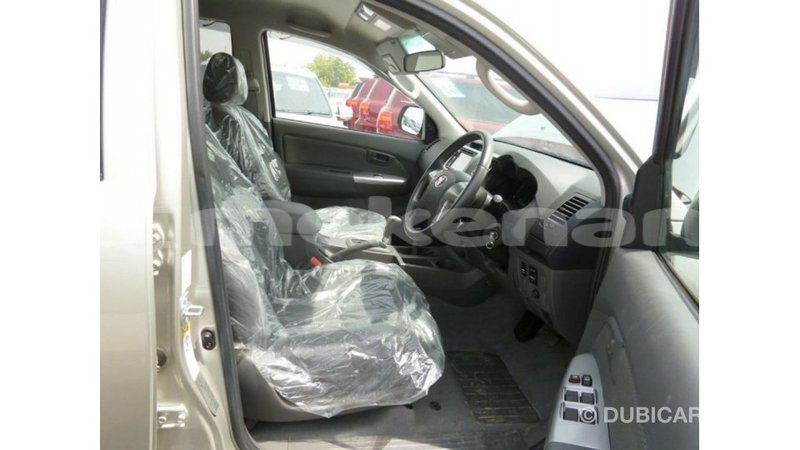 Big with watermark toyota hilux aragatsotn import dubai 2885