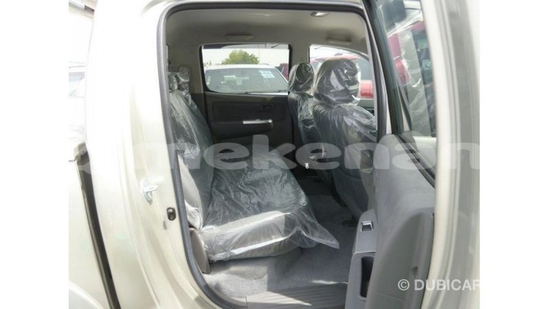 Big with watermark toyota hilux aragatsotn import dubai 2885
