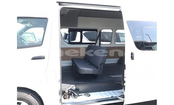 Buy Import Toyota Hiace White Car in Import - Dubai in Aragatsotn Buy Import Toyota Hiace White Car in Import - Dubai in Aragatsotn