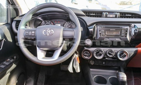 Buy Import Toyota Hilux White Car in Import - Dubai in Aragatsotn Buy Import Toyota Hilux White Car in Import - Dubai in Aragatsotn