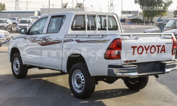 Buy Import Toyota Hilux White Car in Import - Dubai in Aragatsotn Buy Import Toyota Hilux White Car in Import - Dubai in Aragatsotn
