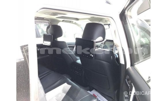 Buy Import Toyota Land Cruiser White Car in Import - Dubai in Aragatsotn Buy Import Toyota Land Cruiser White Car in Import - Dubai in Aragatsotn