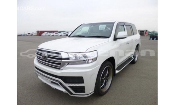 Buy Import Toyota Land Cruiser White Car in Import - Dubai in Aragatsotn Buy Import Toyota Land Cruiser White Car in Import - Dubai in Aragatsotn