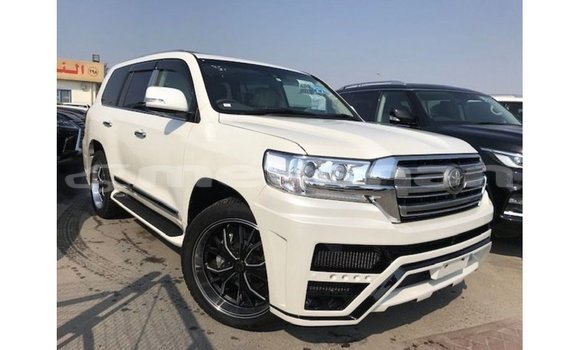 Buy Import Toyota Land Cruiser White Car in Import - Dubai in Aragatsotn Buy Import Toyota Land Cruiser White Car in Import - Dubai in Aragatsotn