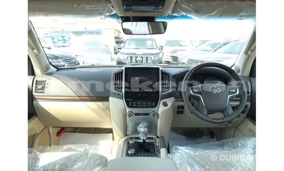 Buy Import Toyota Land Cruiser White Car in Import - Dubai in Aragatsotn Buy Import Toyota Land Cruiser White Car in Import - Dubai in Aragatsotn