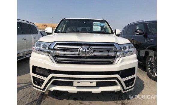 Buy Import Toyota Land Cruiser White Car in Import - Dubai in Aragatsotn Buy Import Toyota Land Cruiser White Car in Import - Dubai in Aragatsotn