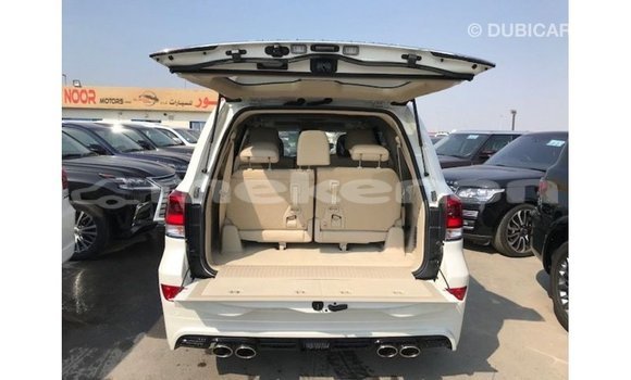 Buy Import Toyota Land Cruiser White Car in Import - Dubai in Aragatsotn Buy Import Toyota Land Cruiser White Car in Import - Dubai in Aragatsotn