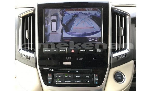 Buy Import Toyota Land Cruiser White Car in Import - Dubai in Aragatsotn Buy Import Toyota Land Cruiser White Car in Import - Dubai in Aragatsotn