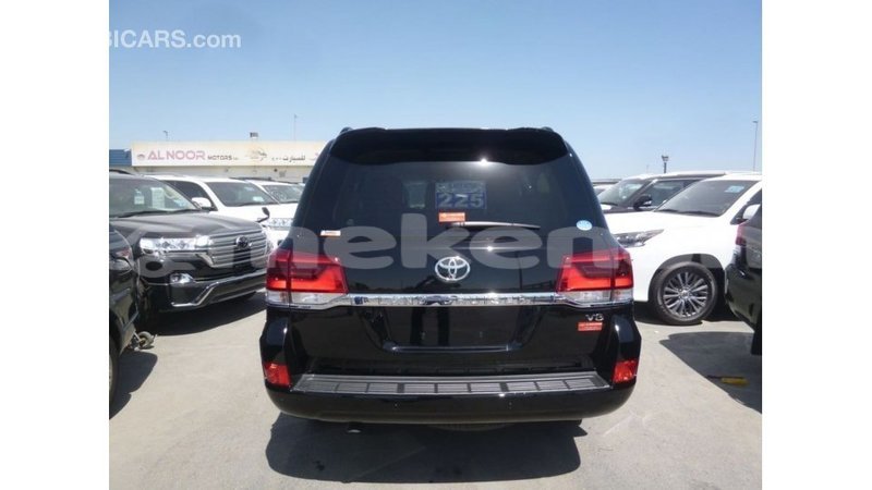Big with watermark toyota land cruiser aragatsotn import dubai 2933