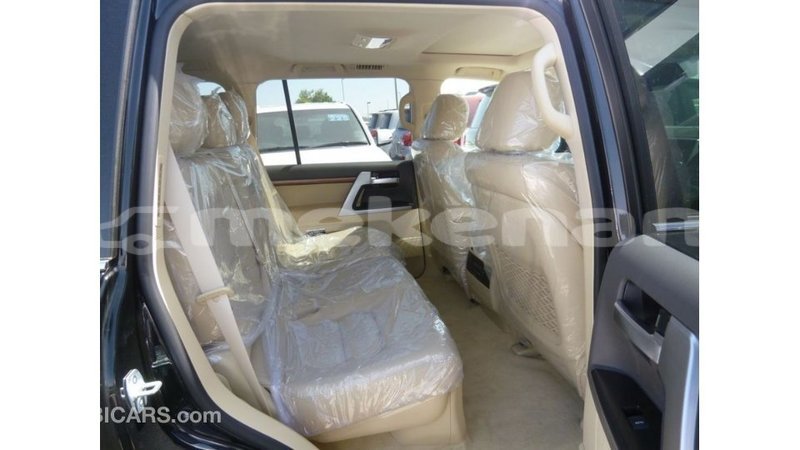 Big with watermark toyota land cruiser aragatsotn import dubai 2933