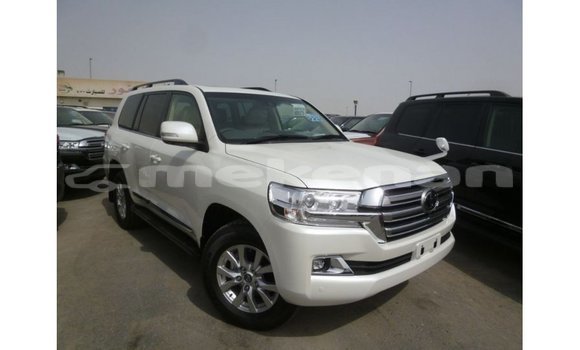 Buy Import Toyota Land Cruiser White Car in Import - Dubai in Aragatsotn Buy Import Toyota Land Cruiser White Car in Import - Dubai in Aragatsotn