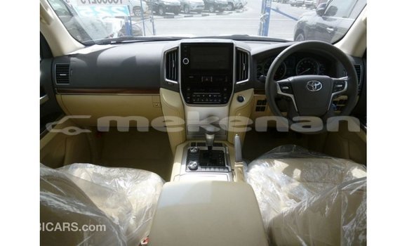 Buy Import Toyota Land Cruiser White Car in Import - Dubai in Aragatsotn Buy Import Toyota Land Cruiser White Car in Import - Dubai in Aragatsotn