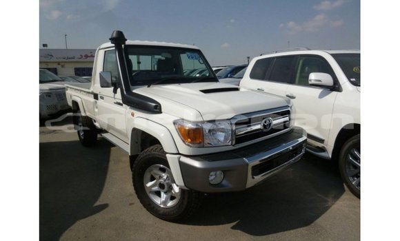 Buy Import Toyota Land Cruiser White Car in Import - Dubai in Aragatsotn Buy Import Toyota Land Cruiser White Car in Import - Dubai in Aragatsotn