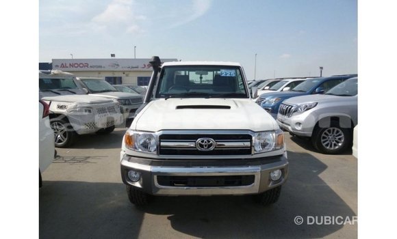 Buy Import Toyota Land Cruiser White Car in Import - Dubai in Aragatsotn Buy Import Toyota Land Cruiser White Car in Import - Dubai in Aragatsotn