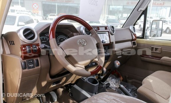 Buy Import Toyota Land Cruiser Beige Car in Import - Dubai in Aragatsotn Buy Import Toyota Land Cruiser Beige Car in Import - Dubai in Aragatsotn