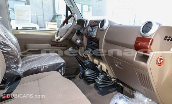 Buy Import Toyota Land Cruiser Beige Car in Import - Dubai in Aragatsotn Buy Import Toyota Land Cruiser Beige Car in Import - Dubai in Aragatsotn