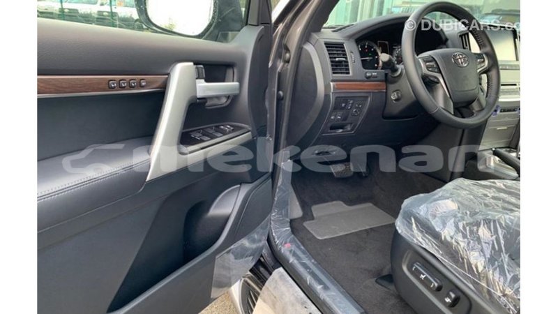 Big with watermark toyota land cruiser aragatsotn import dubai 2944