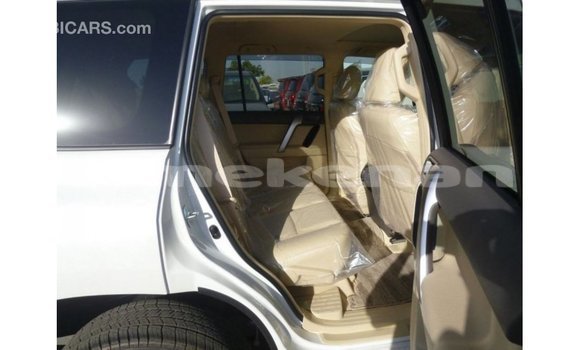 Buy Import Toyota Prado White Car in Import - Dubai in Aragatsotn Buy Import Toyota Prado White Car in Import - Dubai in Aragatsotn
