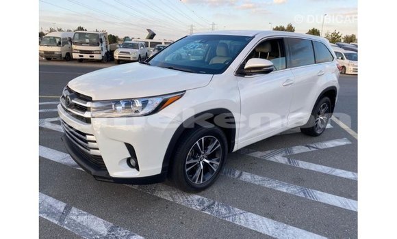 Buy Import Toyota Highlander White Car in Import - Dubai in Aragatsotn Buy Import Toyota Highlander White Car in Import - Dubai in Aragatsotn