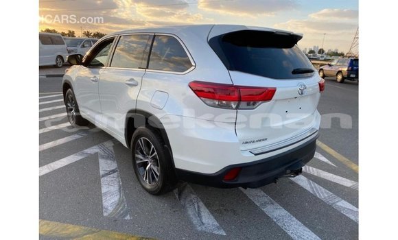 Buy Import Toyota Highlander White Car in Import - Dubai in Aragatsotn Buy Import Toyota Highlander White Car in Import - Dubai in Aragatsotn