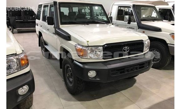 Buy Import Toyota Land Cruiser White Car in Import - Dubai in Aragatsotn Buy Import Toyota Land Cruiser White Car in Import - Dubai in Aragatsotn