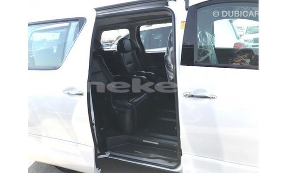 Buy Import Toyota Vellfire White Car in Import - Dubai in Aragatsotn Buy Import Toyota Vellfire White Car in Import - Dubai in Aragatsotn