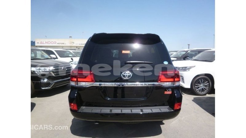 Big with watermark toyota land cruiser aragatsotn import dubai 2968