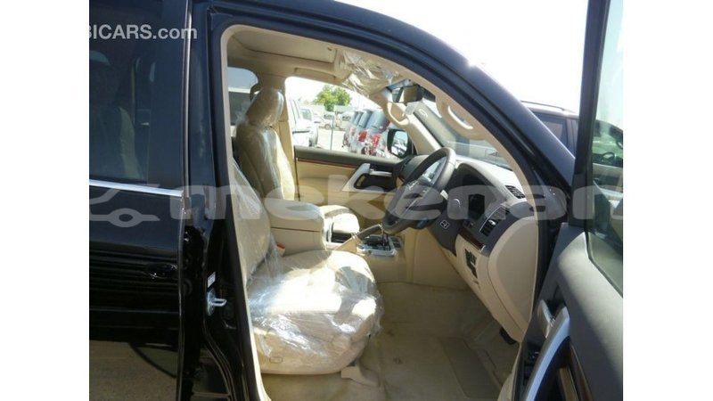 Big with watermark toyota land cruiser aragatsotn import dubai 2968