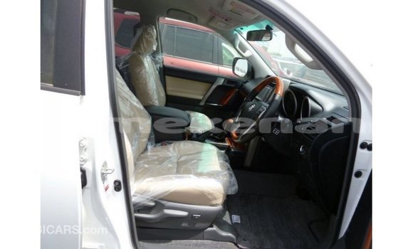 Buy Import Toyota Prado White Car in Import - Dubai in Aragatsotn Buy Import Toyota Prado White Car in Import - Dubai in Aragatsotn