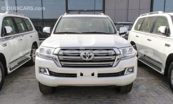Buy Import Toyota Land Cruiser White Car in Import - Dubai in Aragatsotn Buy Import Toyota Land Cruiser White Car in Import - Dubai in Aragatsotn