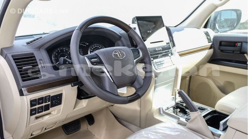 Big with watermark toyota land cruiser aragatsotn import dubai 2976