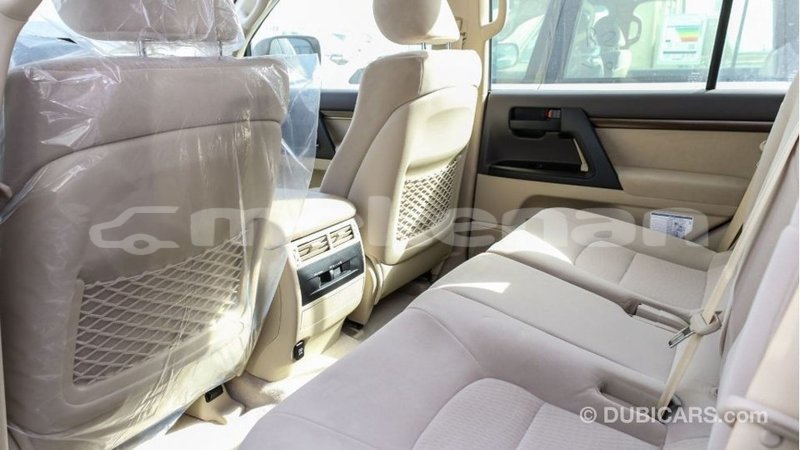 Big with watermark toyota land cruiser aragatsotn import dubai 2976