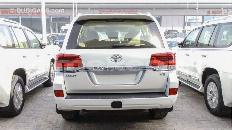 Big with watermark toyota land cruiser aragatsotn import dubai 2976