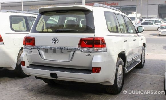 Buy Import Toyota Land Cruiser White Car in Import - Dubai in Aragatsotn Buy Import Toyota Land Cruiser White Car in Import - Dubai in Aragatsotn