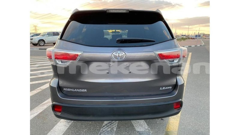 Big with watermark toyota highlander aragatsotn import dubai 2979
