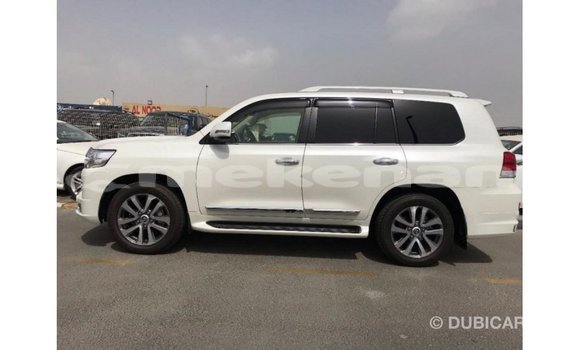 Buy Import Toyota Land Cruiser White Car in Import - Dubai in Aragatsotn Buy Import Toyota Land Cruiser White Car in Import - Dubai in Aragatsotn
