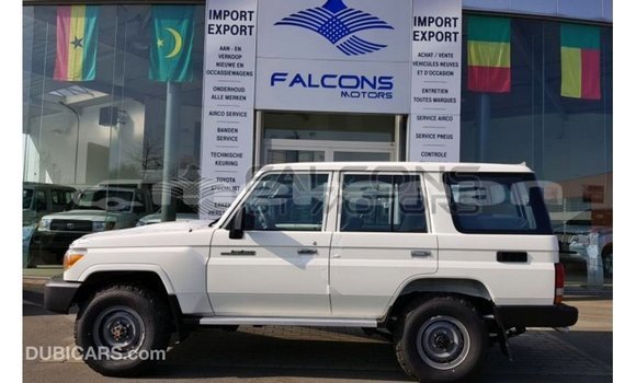 Buy Import Toyota Land Cruiser White Car in Import - Dubai in Aragatsotn Buy Import Toyota Land Cruiser White Car in Import - Dubai in Aragatsotn